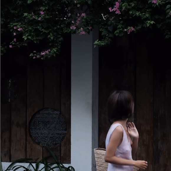 Premium Linen Maxi Dress (purle, V-neckline and back) - Picture 9 of 9